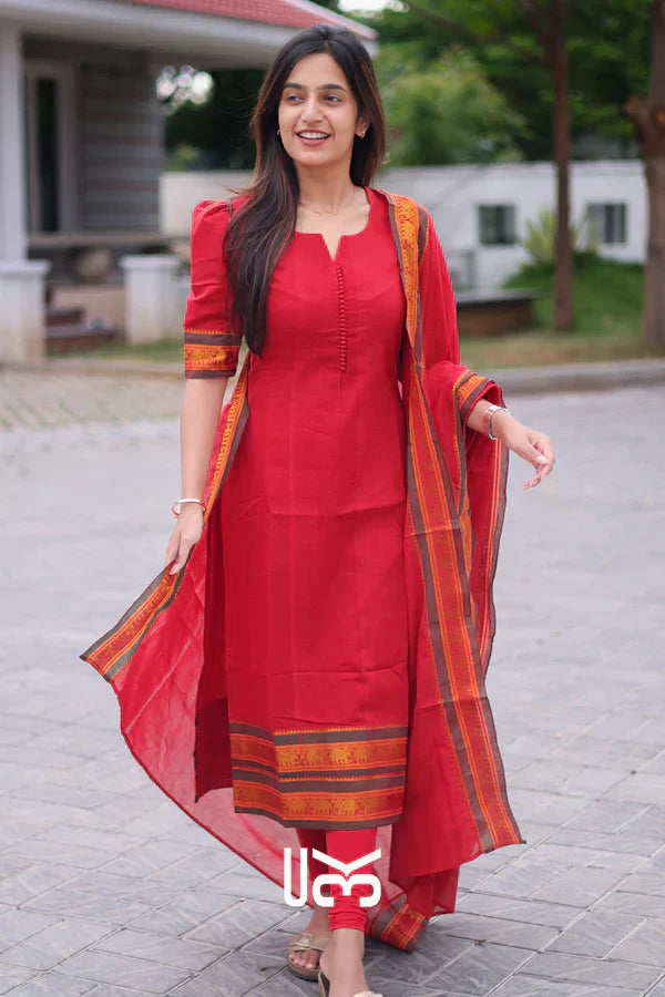 Kurta Set in Red
