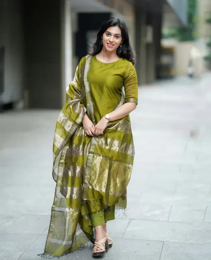 Akira kurti set