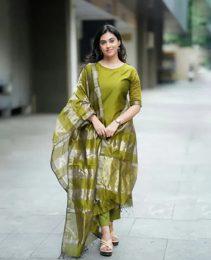 Akira kurti set
